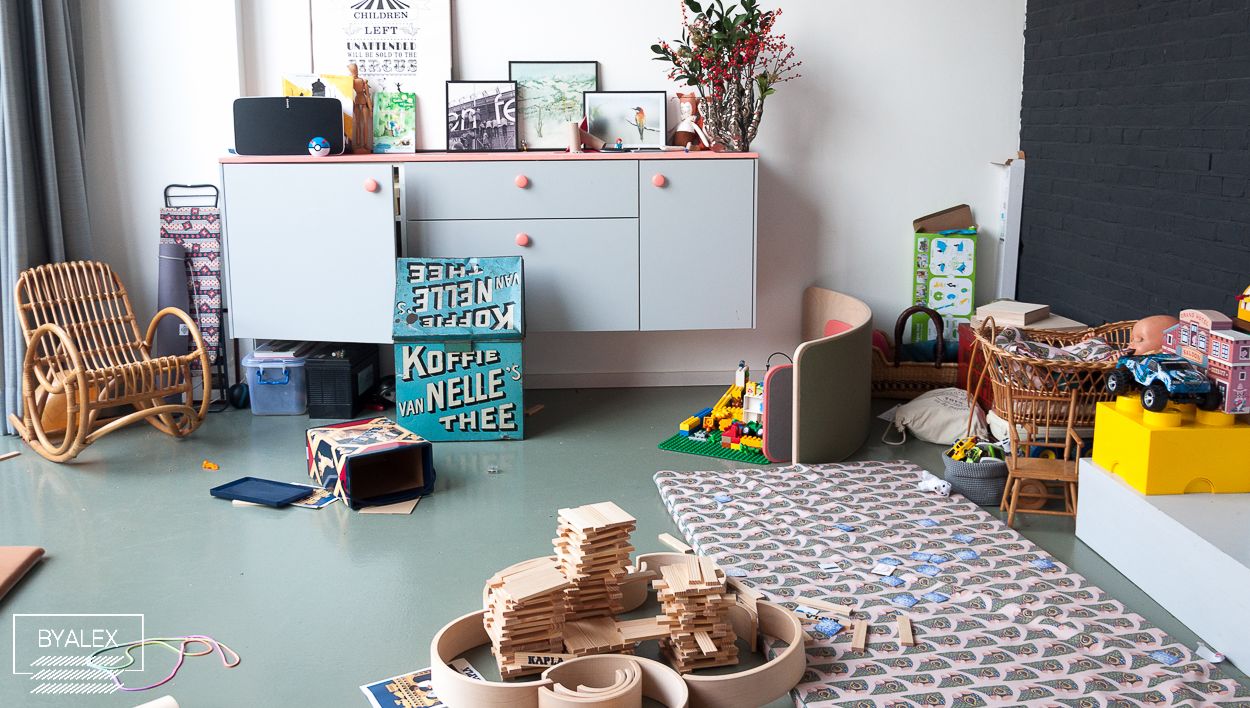 Balance Motherhood - Messy Playroom