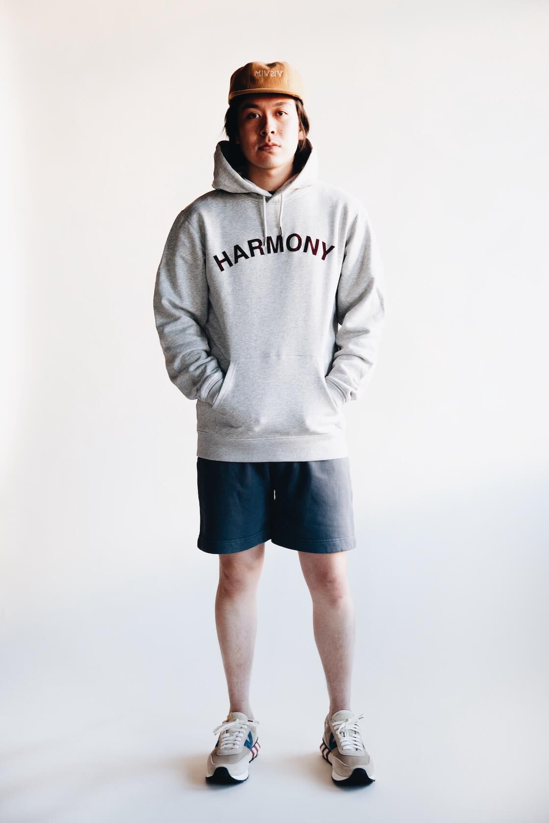 visvim honus cap, harmony paris sany velour sweatshirt, lady white co sweat short and visvim attica trainers on body