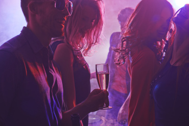 dating safety tips date rape prevention bar party scene