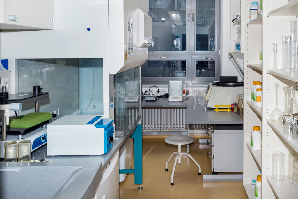 Fume Hood Alarm for airflow monitoring in labs