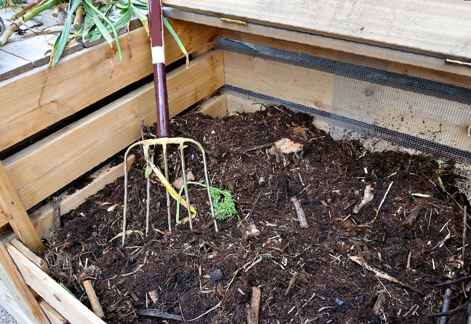 Garden compost with garden trimmings