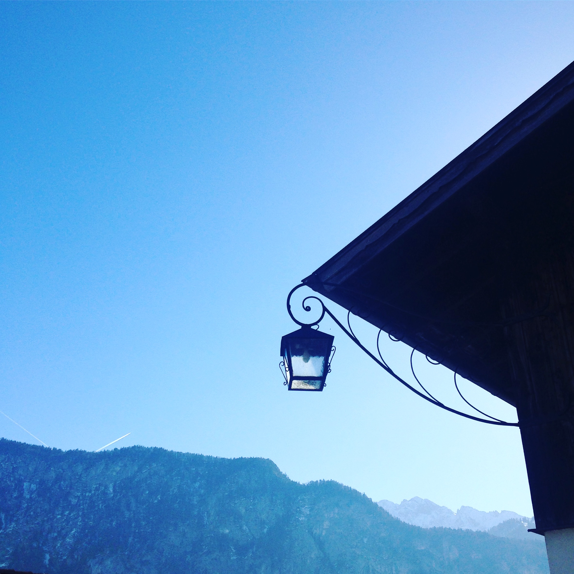 Lampe vor Berg