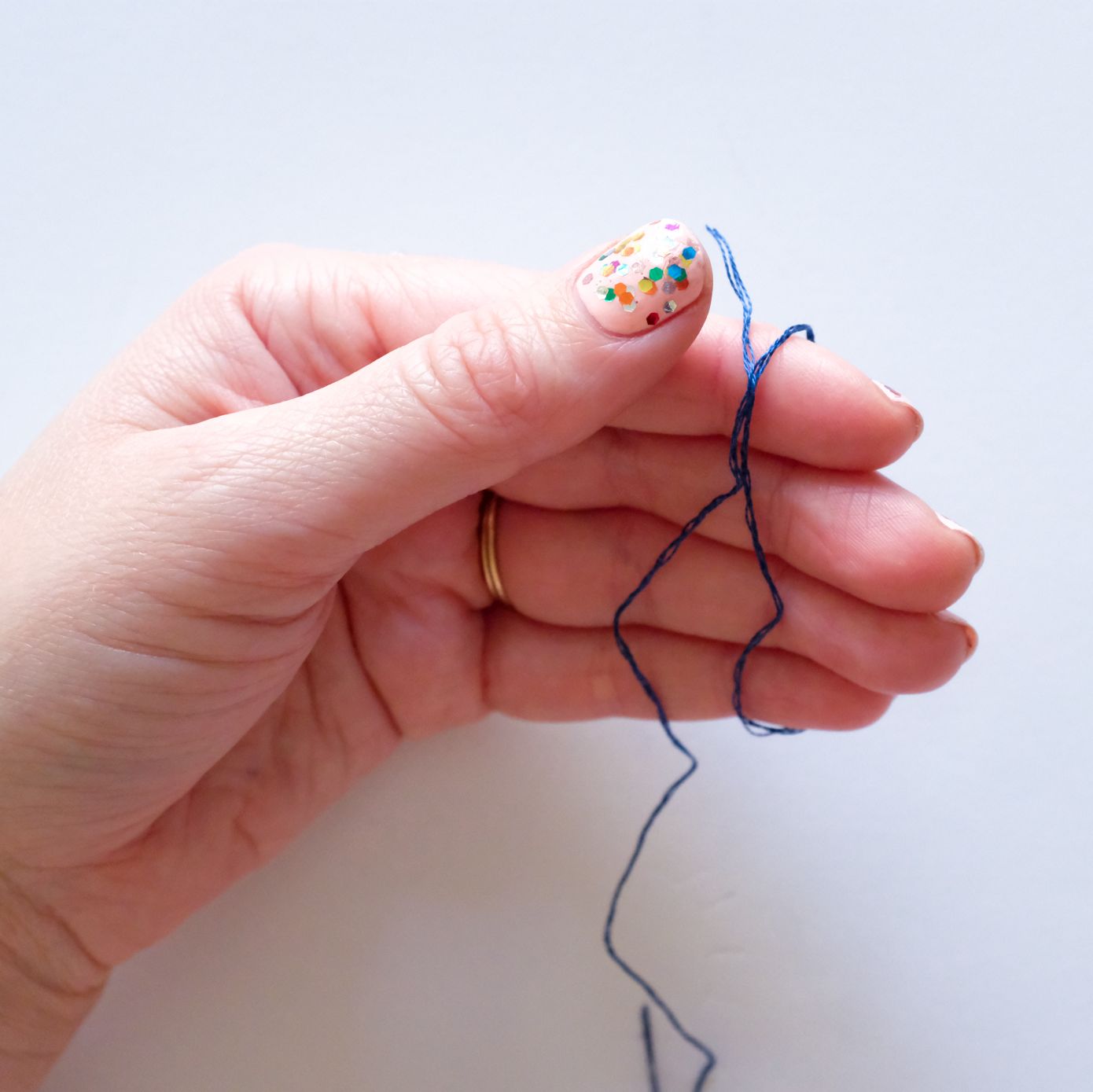 DIY Tutorial: Getting Started with Embroidery- Stretching Fabric and  Threading a Needle – Jenny Lemons