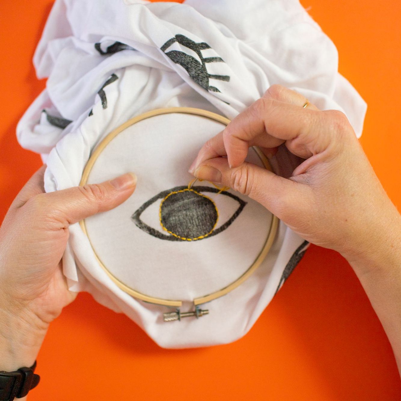 Embroidery On a T-Shirt: How to Stitch on Stretchy Fabric – Jenny Lemons