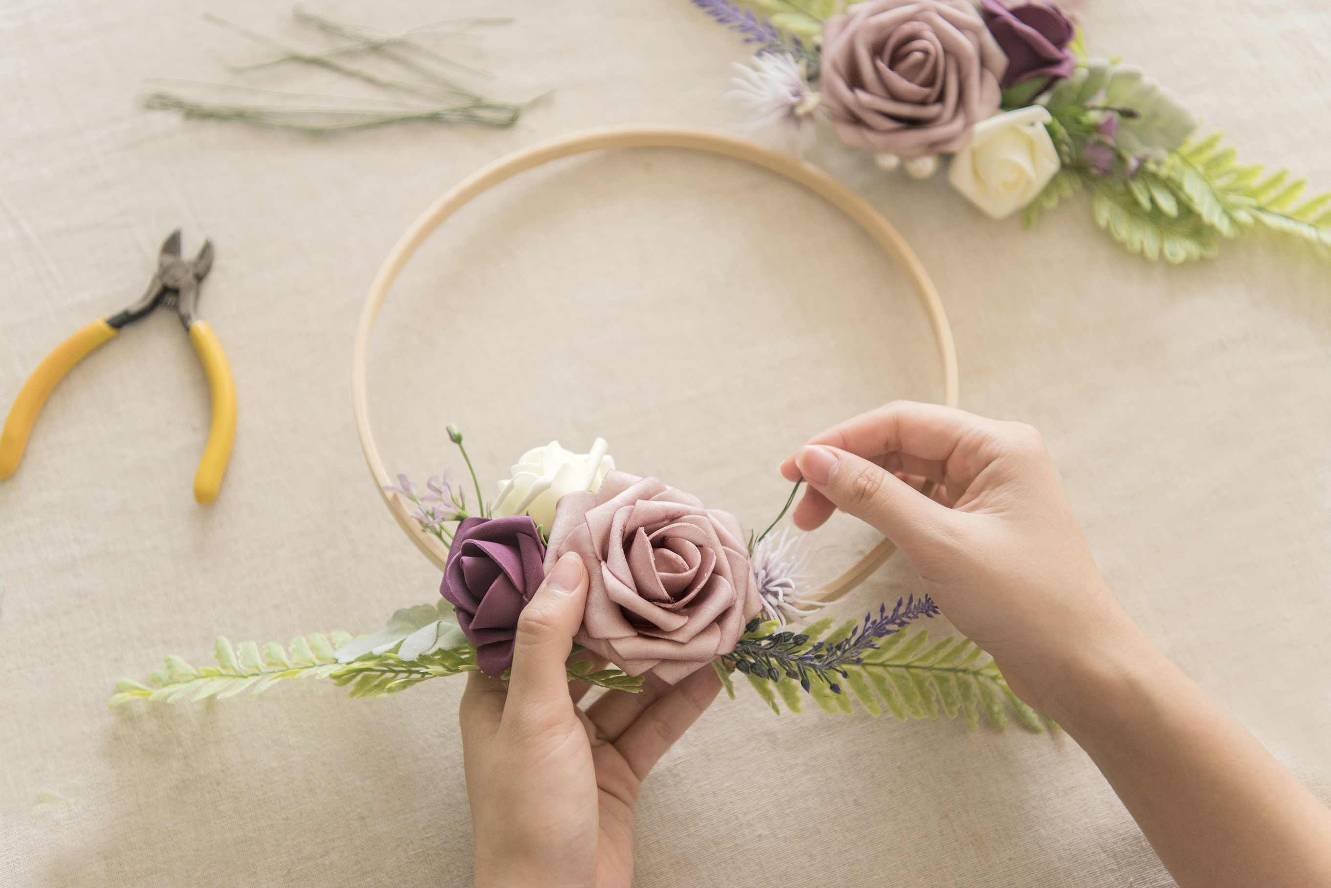 DIY Floral Hoop Wreath Tutorial – Ling's Moment