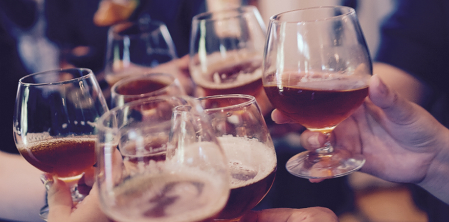 Beer glasses saying cheers