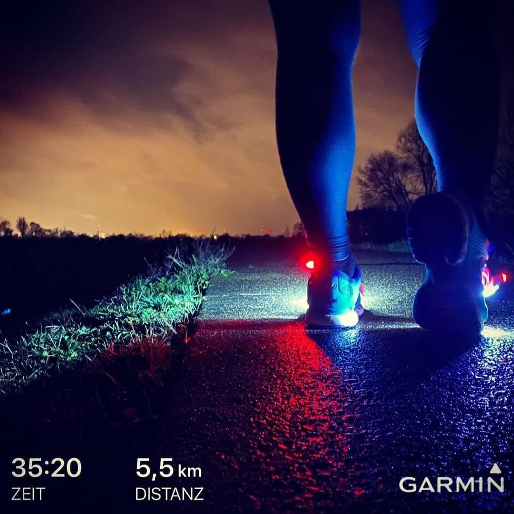 Night Runner 270 Schuhlichter sind deutlich leichter, als Stirnlampen