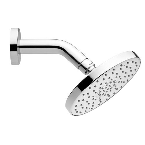 Pommeau de douche fixe fixé au mur